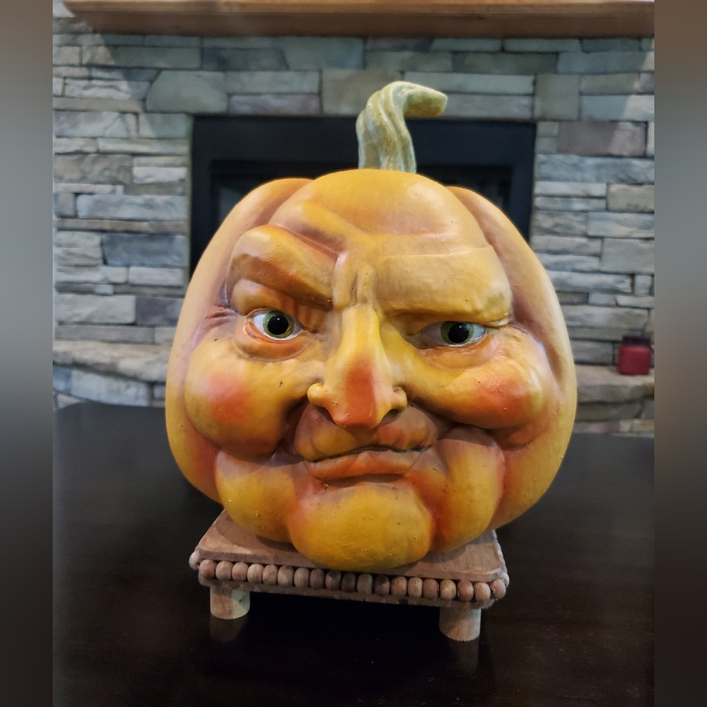 Unique Rare Expression Smirk Face Pumpkin-NEW